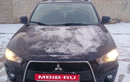 Mitsubishi Outlander III рестайлинг 3, 2011 год, 1 385 000 рублей, 25 фотография