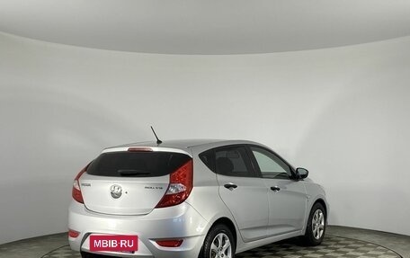 Hyundai Solaris II рестайлинг, 2011 год, 820 000 рублей, 5 фотография