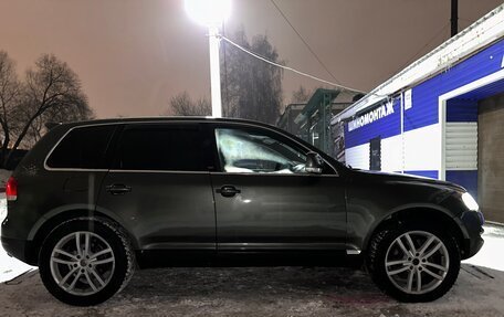 Volkswagen Touareg III, 2003 год, 1 000 000 рублей, 4 фотография