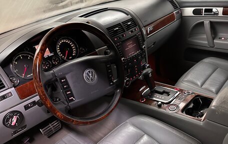 Volkswagen Touareg III, 2003 год, 1 000 000 рублей, 13 фотография