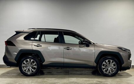 Toyota RAV4, 2024 год, 4 390 000 рублей, 5 фотография