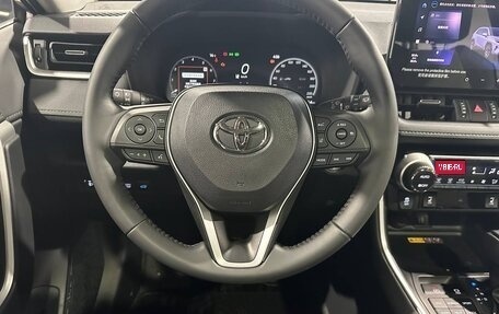 Toyota RAV4, 2024 год, 4 390 000 рублей, 21 фотография