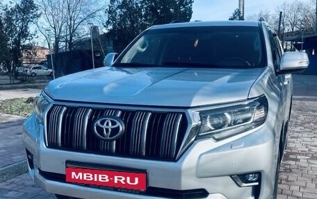 Toyota Land Cruiser Prado 150 рестайлинг 2, 2017 год, 4 700 000 рублей, 1 фотография