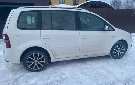 Volkswagen Touran III, 2007 год, 730 000 рублей, 7 фотография