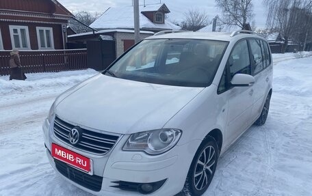 Volkswagen Touran III, 2007 год, 730 000 рублей, 4 фотография