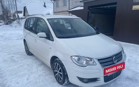 Volkswagen Touran III, 2007 год, 730 000 рублей, 5 фотография