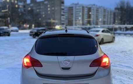 Opel Astra J, 2011 год, 780 000 рублей, 5 фотография