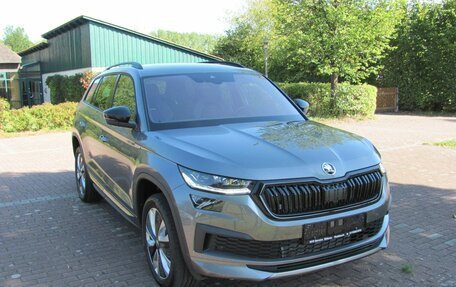 Skoda Kodiaq I, 2023 год, 6 940 000 рублей, 8 фотография