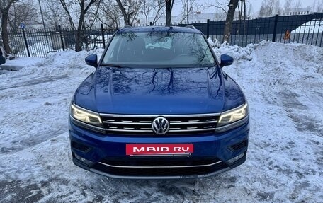 Volkswagen Tiguan II, 2018 год, 3 700 000 рублей, 20 фотография