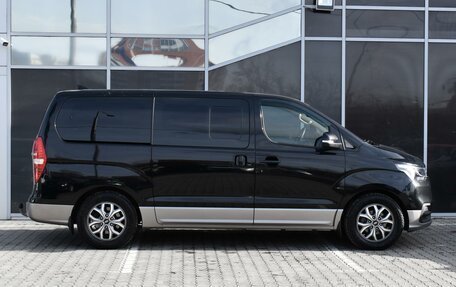 Hyundai H-1 II рестайлинг, 2018 год, 3 045 000 рублей, 5 фотография