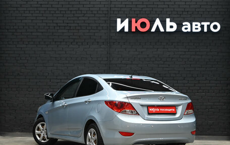 Hyundai Solaris II рестайлинг, 2011 год, 690 000 рублей, 4 фотография