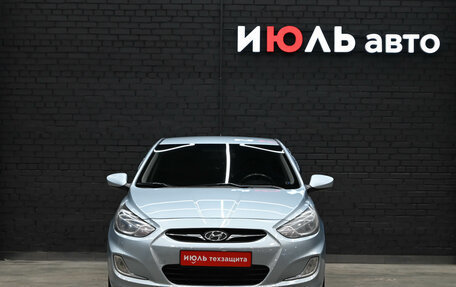 Hyundai Solaris II рестайлинг, 2011 год, 690 000 рублей, 2 фотография