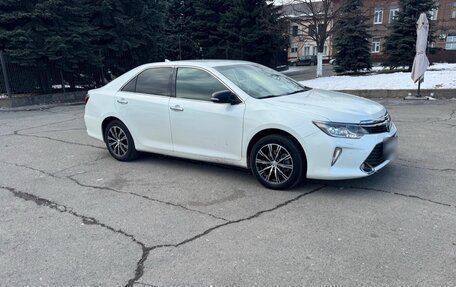 Toyota Camry, 2017 год, 2 200 000 рублей, 3 фотография