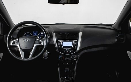 Hyundai Solaris II рестайлинг, 2012 год, 690 000 рублей, 15 фотография