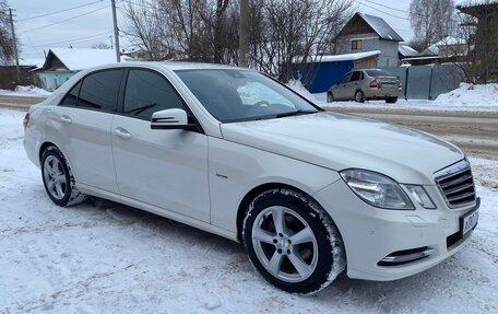 Mercedes-Benz E-Класс, 2011 год, 1 850 000 рублей, 2 фотография