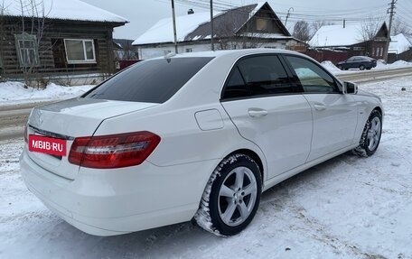 Mercedes-Benz E-Класс, 2011 год, 1 850 000 рублей, 3 фотография