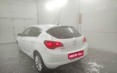 Opel Astra J, 2011 год, 795 000 рублей, 14 фотография