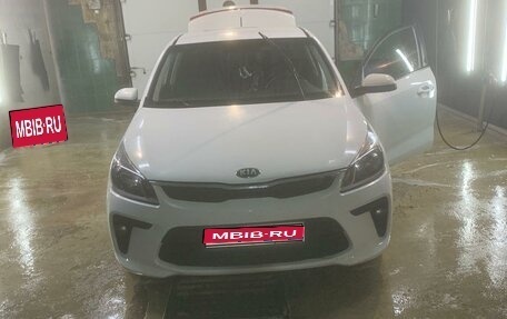 KIA Rio IV, 2018 год, 1 300 000 рублей, 1 фотография