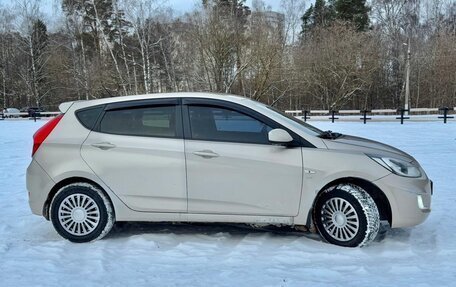 Hyundai Solaris II рестайлинг, 2011 год, 760 000 рублей, 4 фотография