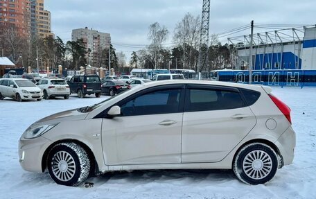 Hyundai Solaris II рестайлинг, 2011 год, 760 000 рублей, 3 фотография