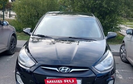 Hyundai Solaris II рестайлинг, 2011 год, 670 000 рублей, 3 фотография