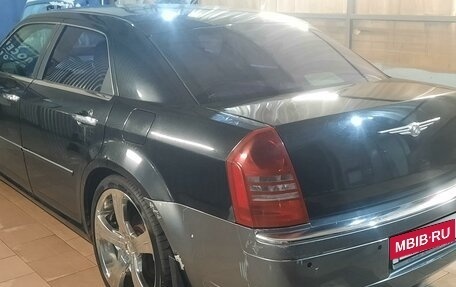 Chrysler 300C II, 2004 год, 680 000 рублей, 9 фотография