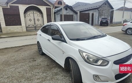 Hyundai Solaris II рестайлинг, 2013 год, 710 000 рублей, 2 фотография