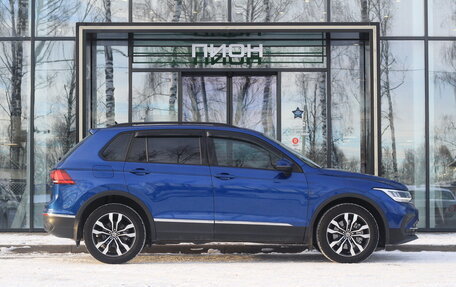 Volkswagen Tiguan II, 2021 год, 3 295 000 рублей, 3 фотография