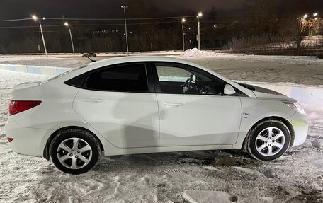 Hyundai Solaris II рестайлинг, 2013 год, 909 999 рублей, 3 фотография