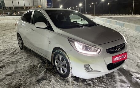 Hyundai Solaris II рестайлинг, 2013 год, 909 999 рублей, 2 фотография