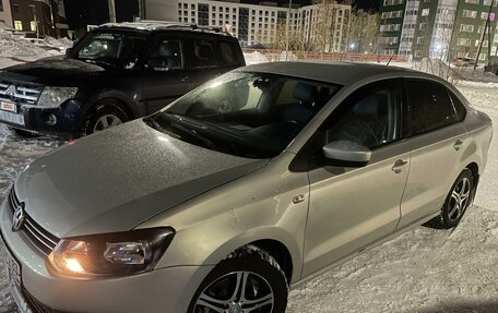 Volkswagen Polo VI (EU Market), 2012 год, 750 000 рублей, 1 фотография