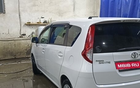 Toyota Passo Sette, 2009 год, 950 000 рублей, 12 фотография