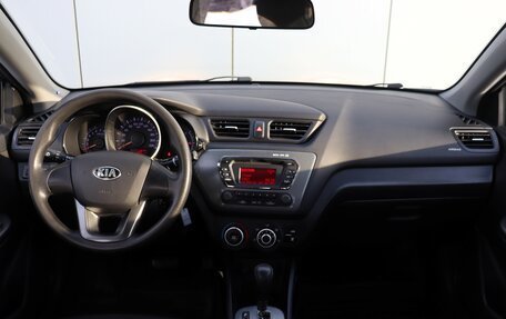 KIA Rio III рестайлинг, 2013 год, 990 000 рублей, 10 фотография