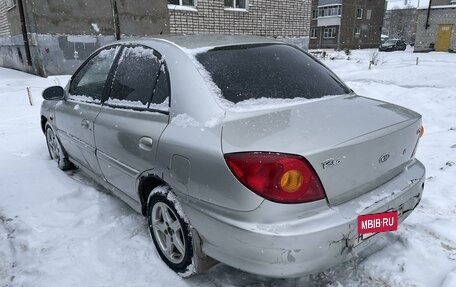 KIA Rio II, 2001 год, 125 000 рублей, 3 фотография