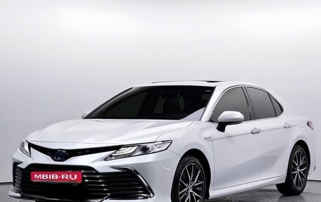 Toyota Camry, 2021 год, 3 000 000 рублей, 1 фотография