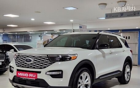 Ford Explorer VI, 2022 год, 3 800 000 рублей, 2 фотография