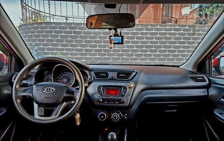 KIA Rio III рестайлинг, 2012 год, 700 000 рублей, 2 фотография