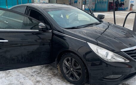 Hyundai Sonata VI, 2010 год, 950 000 рублей, 2 фотография