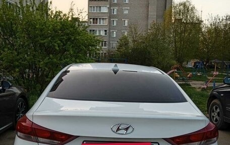 Hyundai Elantra VI рестайлинг, 2017 год, 1 580 000 рублей, 4 фотография