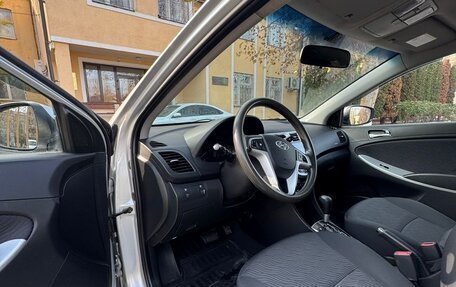 Hyundai Solaris II рестайлинг, 2012 год, 1 000 000 рублей, 6 фотография