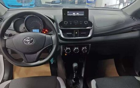 Toyota Yaris XP150 рестайлинг, 2021 год, 1 780 000 рублей, 20 фотография