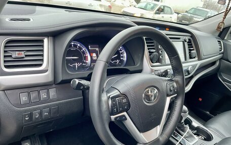 Toyota Highlander III, 2019 год, 4 450 000 рублей, 10 фотография