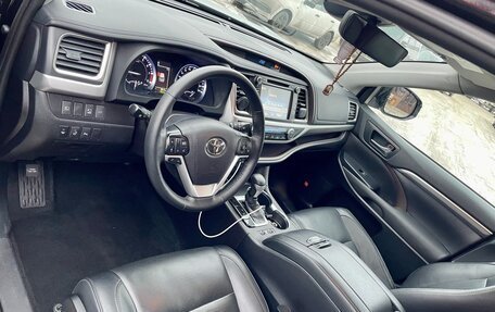 Toyota Highlander III, 2019 год, 4 450 000 рублей, 9 фотография