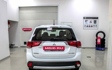 Mitsubishi Outlander III рестайлинг 3, 2015 год, 2 150 000 рублей, 4 фотография