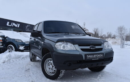 Chevrolet Niva I рестайлинг, 2011 год, 530 000 рублей, 2 фотография