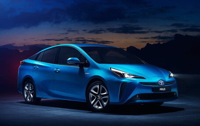 Toyota Prius IV XW50, 2021 год, 2 480 000 рублей, 1 фотография