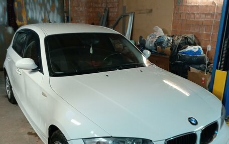 BMW 1 серия, 2009 год, 710 000 рублей, 2 фотография