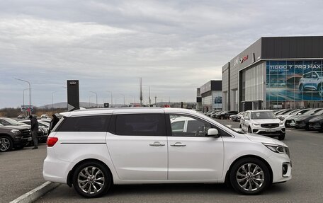 KIA Carnival III, 2018 год, 2 900 000 рублей, 4 фотография