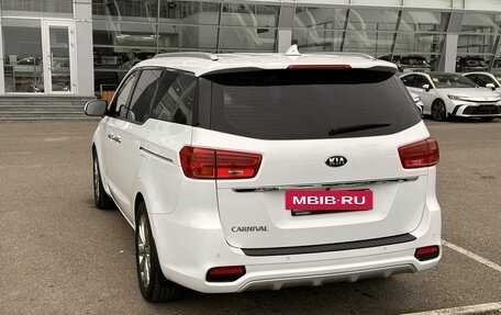 KIA Carnival III, 2018 год, 2 900 000 рублей, 5 фотография