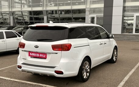 KIA Carnival III, 2018 год, 2 900 000 рублей, 6 фотография